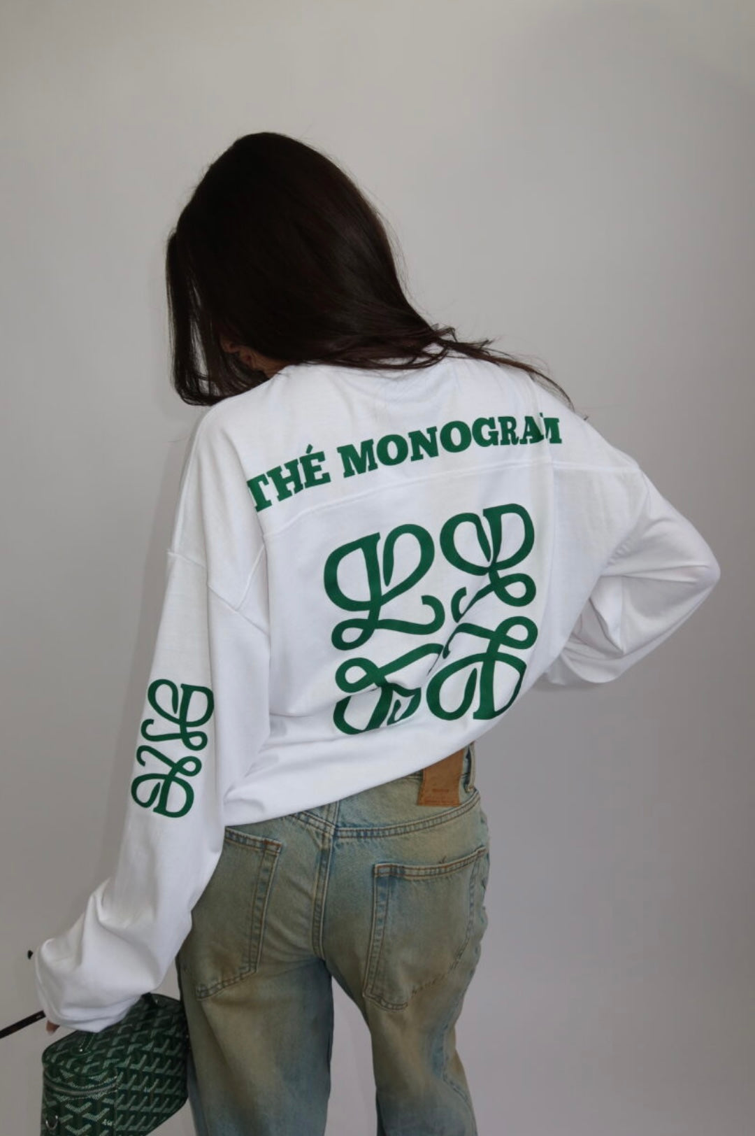 PRIORITY
LONGSLEEVE “THÉ MONOGRAM” – WIT