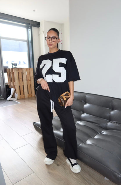PRIORITY 25 ICONIC TEE – BLACK